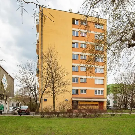 Affordable Underground Micro Grochowska By Renters 公寓